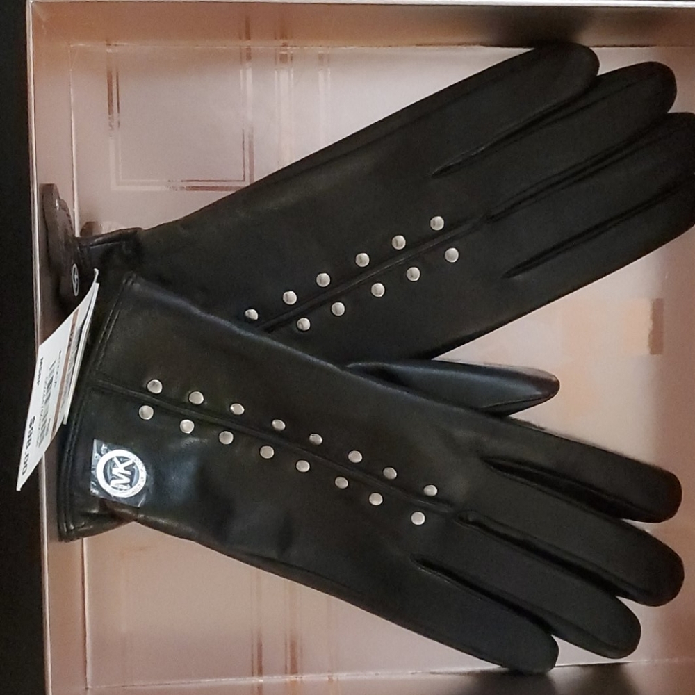 NWT- Michael Kors leather driving gloves